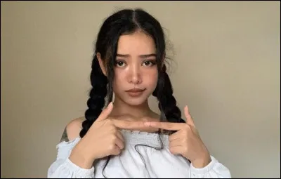 Bella est reconnue pour...