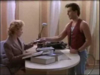 Il a ensuite jou dans 2 pisodes de la serie rotique Red Shoe Diaries ('Fantasmes' en France) dont le narrateur tait lui aussi une star de serie des annes 90 :