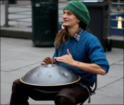 Quel est cet instrument constitué de deux coupelles en métal et inventé en 2000 ?