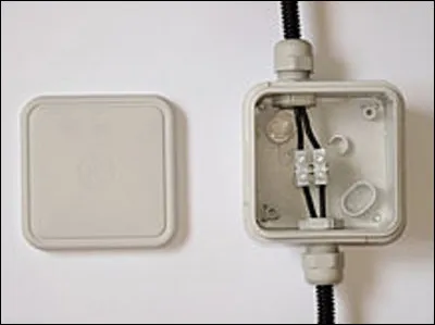 Quel est le nom de cette boîte située en aval d'un tableau électrique ?