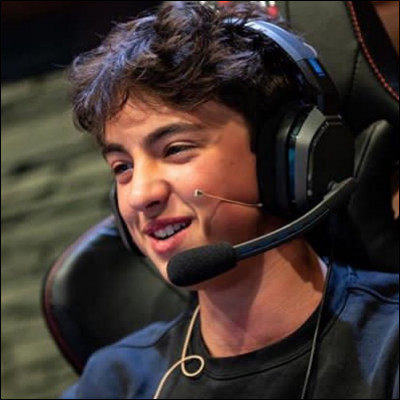 À quel age Inoxtag a-t-il rejoint la Team Croûton ?