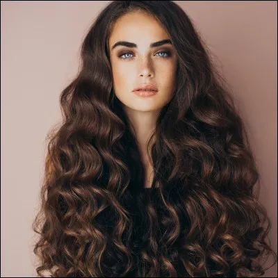 Tu as les cheveux...