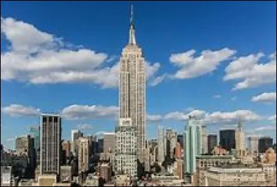 Combien d'étages comptent l'Empire State Building ?