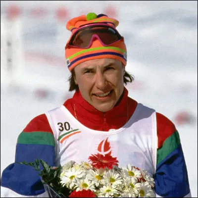 Quelle &eacute;dition des Jeux olympiques, marqu&eacute;e par les cinq m&eacute;dailles de la fondeuse Lioubov Egorova, est la premi&egrave;re &agrave; accueillir le ski acrobatique comme discipline officielle ?