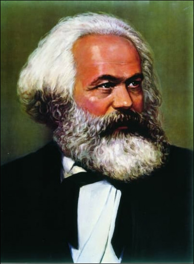Selon Karl Marx, par quoi est déterminée l'organisation sociale ?
