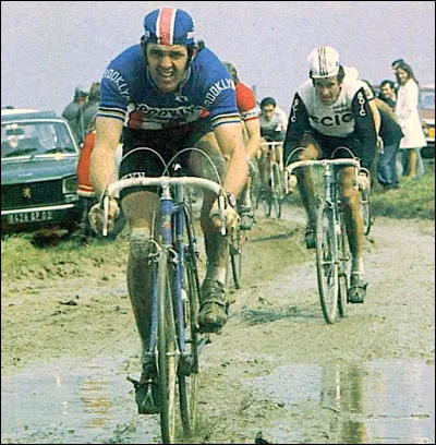 Il a été en 1977, après ses trois victoires en 1972, 1974 et 1975, le premier à remporter quatre fois Paris-Roubaix :