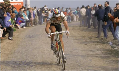 Ce coureur français s'est imposé deux fois en solitaire, en 1985, puis six ans plus tard en 1991 :