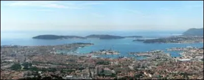 Dans quel département se situe la ville de Toulon ?