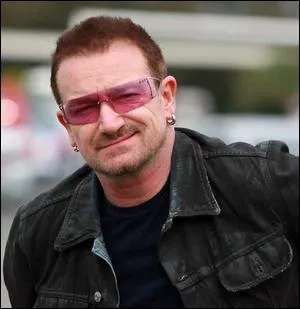 Qui a surnomm Paul Hewson, Bono (chanteur de U2) ?