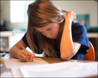 Tu fais tes devoirs...