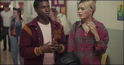 Pour quelle raison Jackson rompt-il avec Maeve ? (Sex Education)