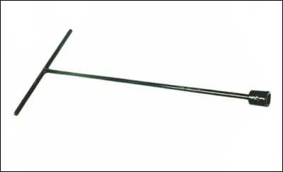 Quel est le nom de cette grande clé utilisée par les professionnels du domaine de l'eau pour ouvrir ou fermer des vannes ?