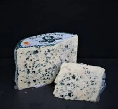 Avec le lait de quel animal, le Roquefort est-il fabriqué ?