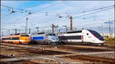 En quelle année fut inaugurée la 1re liaison commerciale du TGV ?