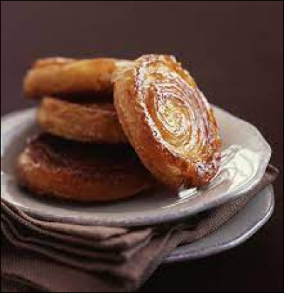 Cuisine : Comment se nomme ce gâteau breton constitué de beurre, de sucre et de pâte à pain ?