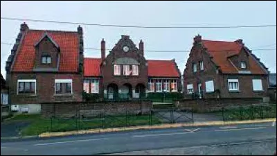 Nous sommes maintenant dans les Hauts-de-France, à Bouchoir. Village sur le plateau du Santerre, il se situe dans le département ...