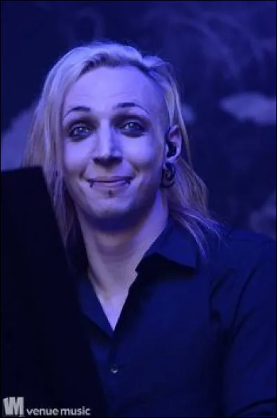 Complétez : 
"Den Himmel wollten wir..."