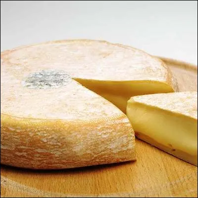 Quel plat savoyard est un gratin de pommes de terre au reblochon ?