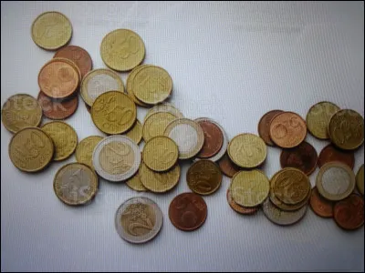 Cet homme n'étant pourtant pas dans le besoin est tellement peingre, qu'il refuse de payer sa baguette de pain quatre-vingts-cinq centimes.