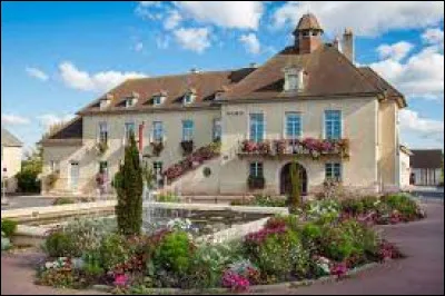Ville de la plaine de Caen, en Normandie, Évrecy se situe dans le département ...