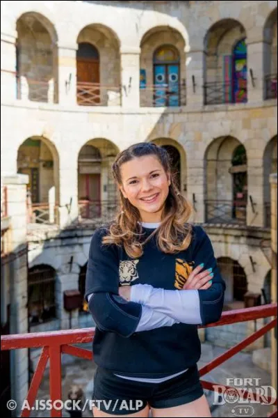 Aujourdhui, combien compte-elle dabonnés sur YouTube ?