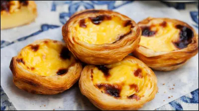 Les pastéis de nata sont des gâteaux portugais.