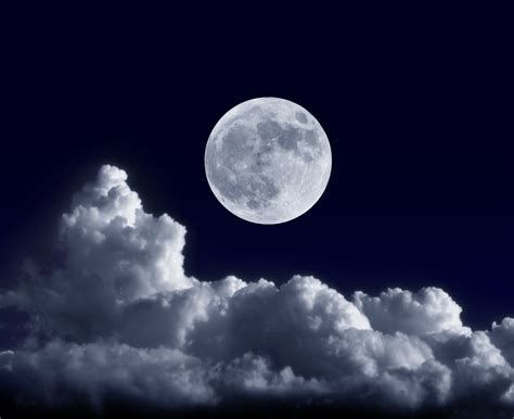 Le guide des superstitieux, épisode 1 : quelle lune te protège ?