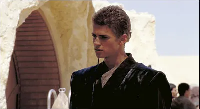 Quelle est la réaction d'Anakin quand il voit quelqu'un qu'il aime mourir sur Tatooine ?