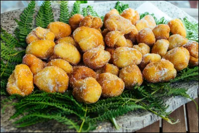 Comment appelle-t-on les beignets corses ?