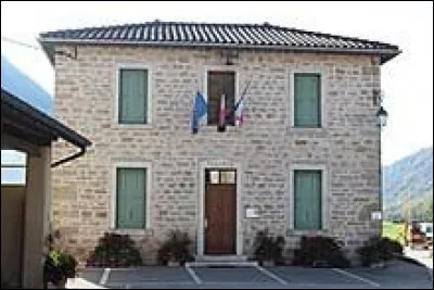 Nous partons maintenant dans le Haut-Bugey, &agrave; Bolozon. Commune d'Auvergne-Rh&ocirc;ne-Alpes, dans l'arrondissement de Nantua, elle se situe dans le d&eacute;partement ...