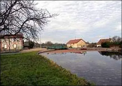Commune Sa&ocirc;ne-et-Loirienne, Bourg-le-Comte se situe dans l'ex r&eacute;gion ...