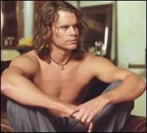 Dans Cellular il retrouve un acteur avec qui il a dja jouer :