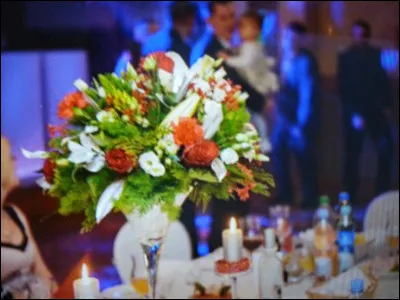 Il faut que je trouve un substerfuge pour refuser l'invitation de ces gens que je n'apprécie guère.