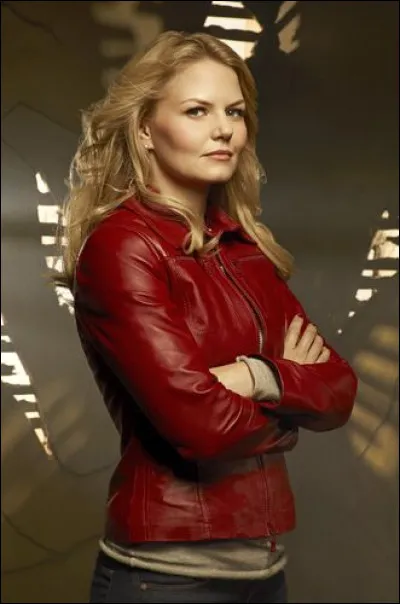 Dans la série ''Once Upon a Time'' comment appelle-t-on Emma Swan ?