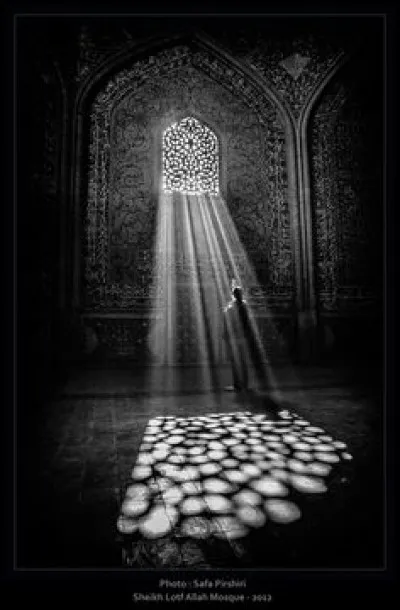 De quel type d'école était celle qui a été rebaptisée du nom de Samuel Paty depuis son décès ?