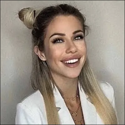 Combien de fois dans la semaine va-t-elle à la salle de fitness ?