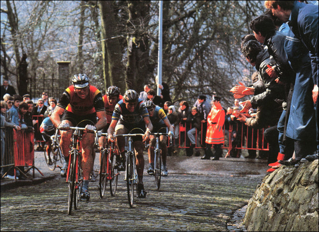 Parmi les onze coureurs qui se sont imposés deux fois, ce néerlandais est le seul coureur non belge, avec ses victoires obtenues en 1979 et 1983 :
