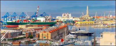 Le port s'est d&eacute;velopp&eacute; comme port industriel, reli&eacute; &agrave; Turin et Milan ; c'est aujourd'hui le 10e port d'Europe ; 2e port italien de conteneurs derri&egrave;re Gioia Tauro et le premier &agrave; &eacute;galit&eacute; avec Trieste pour l'ensemble des marchandises :