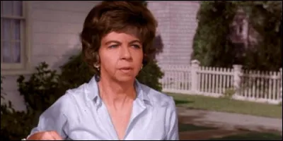 Comment s'appelle la femme d'Albert ?