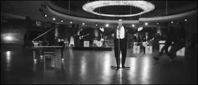 Complétez : 
"So gefährlich fremde..."