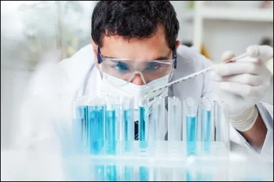 Quel état physique a les molécules très espacées et très mobiles ?