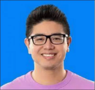 Qui est ce youtubeur qui fait des vidéos sur le ton de l'humour ?