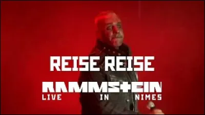 Complétez : 
"Der eine stößt den Speer zum..."