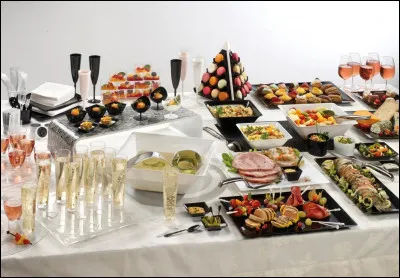 Grâce à ce buffet garni, les invités feront bonne [...].