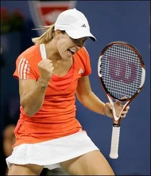 Durant sa retraite , Justine s'est fait oprer :