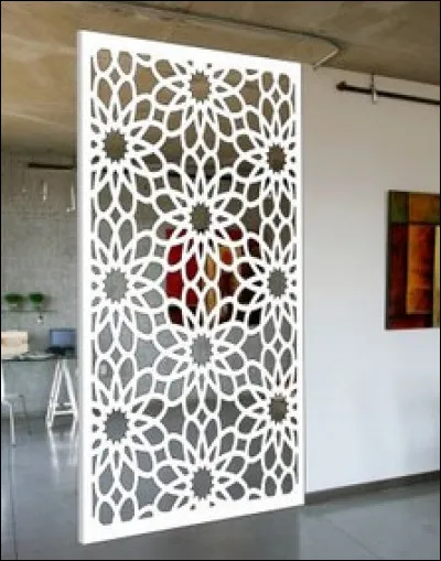 Il permet d'agrémenter un balcon, une ouverture sur l'extérieur.