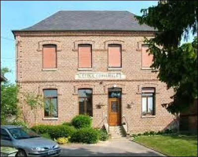 Nous terminons notre balade à Surcamps. Petit village Samarien, il se situe dans l'ex région ...