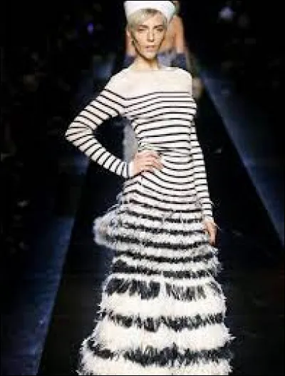 À quel grand couturier doit-on cette robe marinière ?