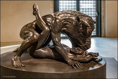 Homme mi-taureau violant une vierge d'Athènes. Qui est-il ?