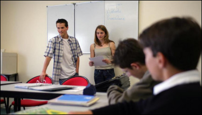 (Mise en place)En classe, tu as un expos&eacute; &agrave; pr&eacute;senter, comment te comportes-tu ?